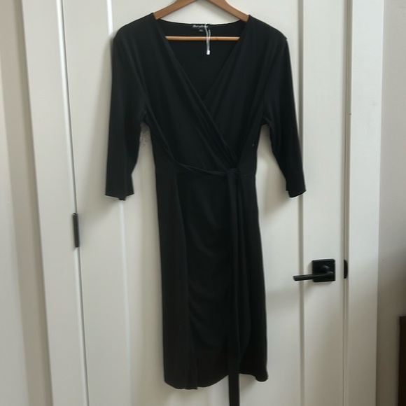 NWOT BERYDRES CLASSIC BLACK WRAP DRESS. 3/4 sleeve, 65% cotton. Size XL - Picture 3 of 7